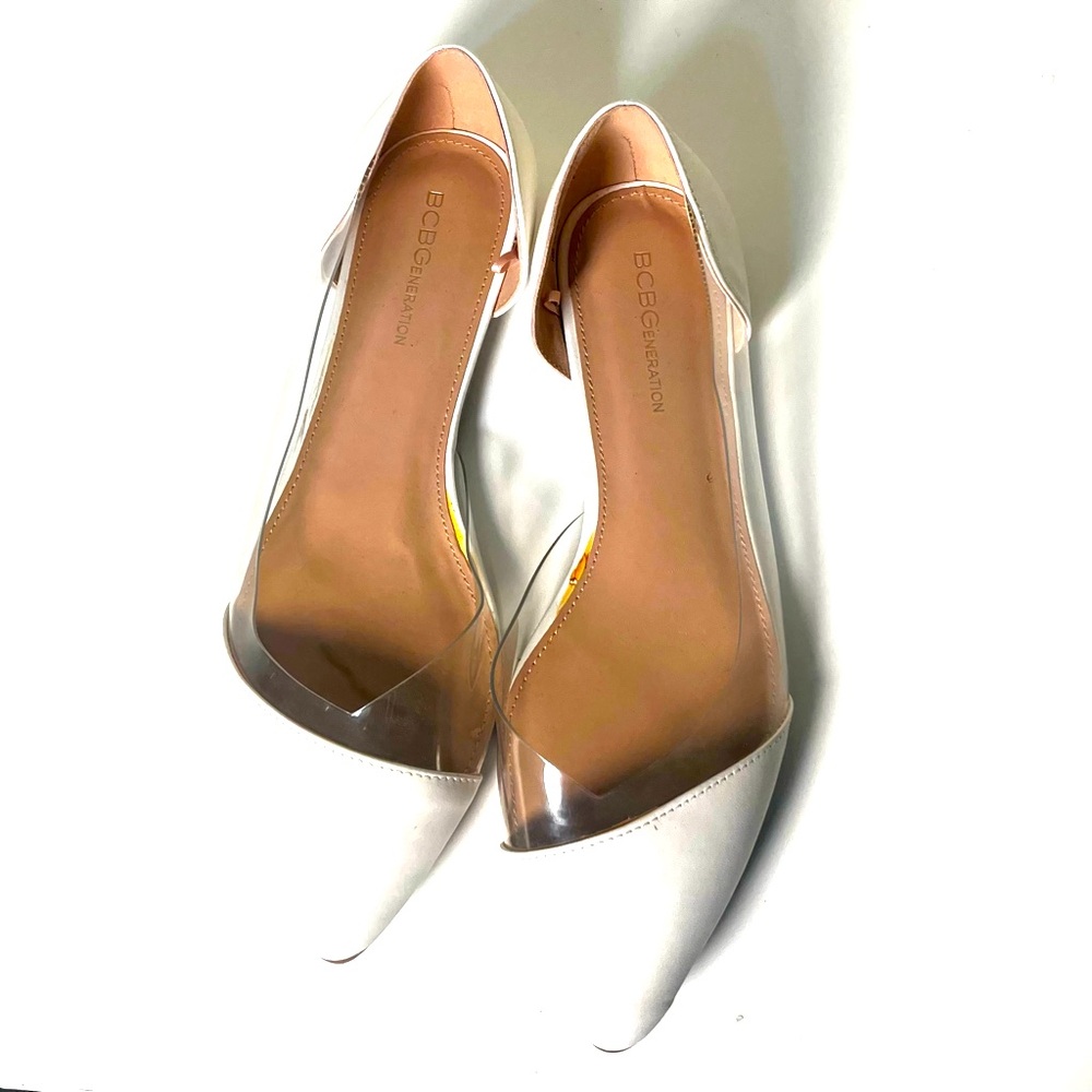 BCBG White Flats almost new